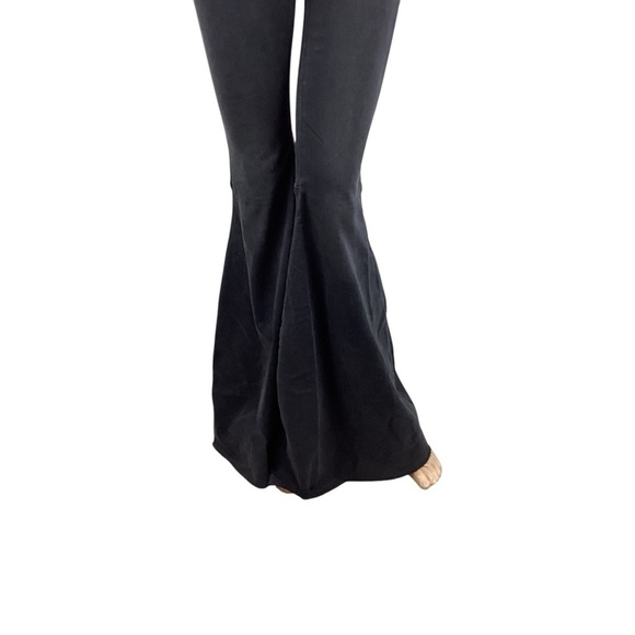 Free People We The Free Just Float On High Rise Flare Jeans Size 25 Washed Black - Picture 3 of 7